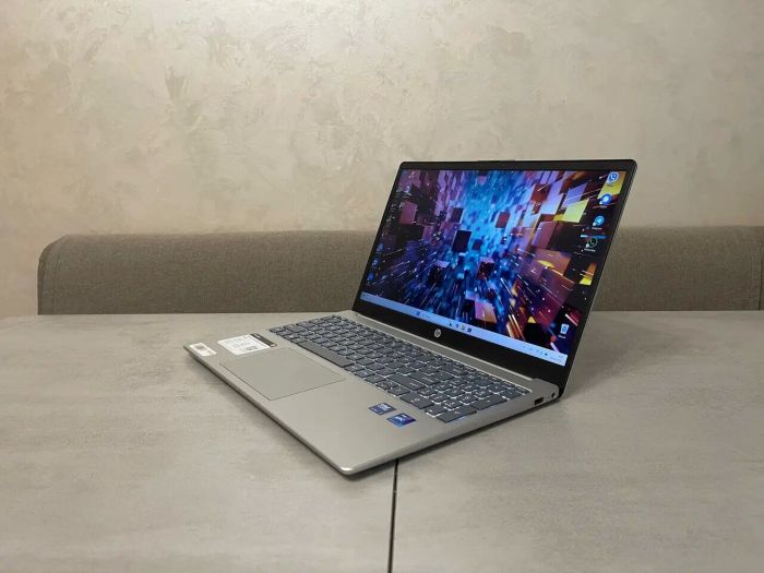 Ноутбук HP 15-FD1008CL / 15.6" (1920x1080) IPS / Intel Core Ultra 7 155H (16 (22) ядер по 1.4 - 4.8 GHz) / 16 GB DDR5 / 512 GB SSD M.2 / Intel Arc Graphics / WebCam / HDMI б/в - зображення 5