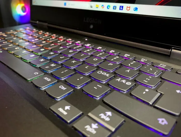 Ігровий ноутбук Lenovo Legion Y740 / 15.6" (1920x1080) IPS / Intel Core i7-9750H (6 (12) ядер по 2.6 - 4.5 GHz) / 16 GB DDR4 / 512 GB SSD / nVidia GeForce RTX 2060, 6 GB GDDR6, 192-bit / WebCam б/в - зображення 5