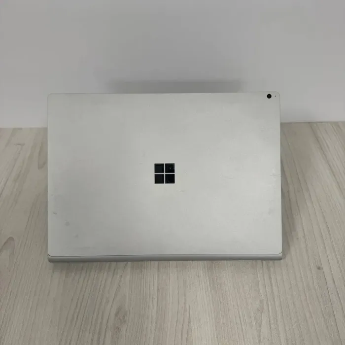 Ігровий ультрабук-трансформер Б-класу Microsoft Surface Book 2 / 15.0" (3240x2160) IPS Touch / Intel Core i7-8650U (4 (8) ядра по 1.9 - 4.2 GHz) / 16 GB DDR3 / 256 GB SSD NVMe / nVidia GeForce GTX 1060, 6 GB GDDR5, 192-bit / WebCam б/в - зображення 3