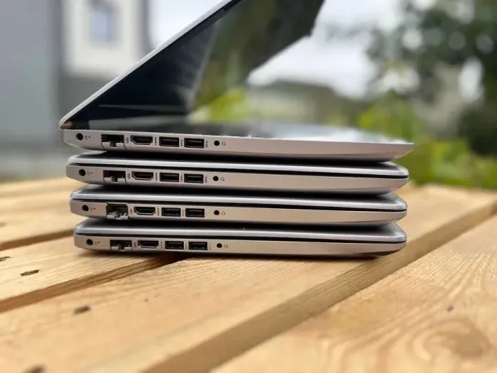 Ноутбук HP 250 G7 / 15.6" (1366x768) TN / Intel Core i3-7100U (2 (4) ядра по 2.4 GHz) / 8 GB DDR4 / 256 GB SSD M.2 / Intel HD Graphics 620 / WebCam б/в - зображення 3