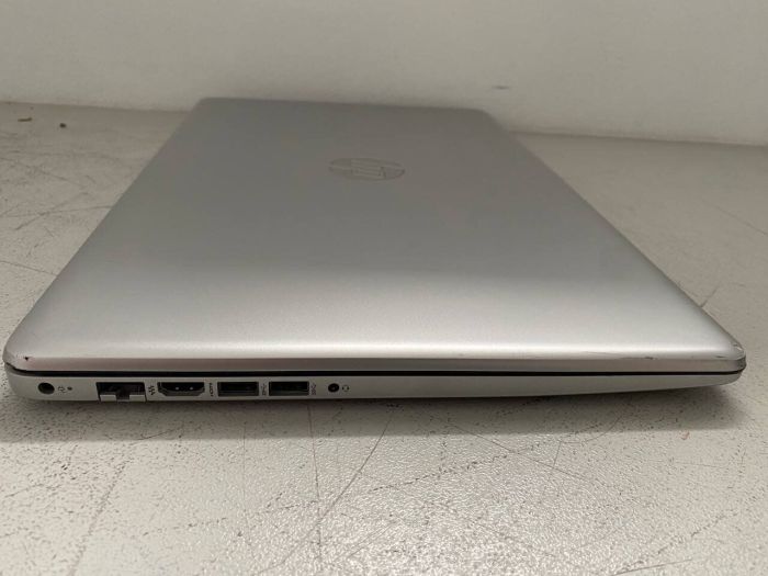 Ноутбук HP 17-ca1004ng / 17.3" (1920x1080) IPS / AMD Ryzen 5 3500U (4 (8) ядра по 2.1 - 3.7 GHz) / 16 GB DDR4 / 256 GB SSD / AMD Radeon Vega 8 Graphics / WebCam б/в - зображення 3