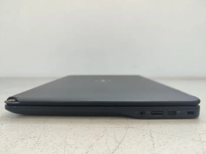 Нетбук Б-клас Dell Latitude E7250 / 12.5" (1366x768) TN / Intel Core i5-5300U (2 (4) ядра по 2.3 - 2.9 GHz) / 8 GB DDR3 / 128 GB SSD / Intel HD Graphics 5500 / WebCam б/в - зображення 5