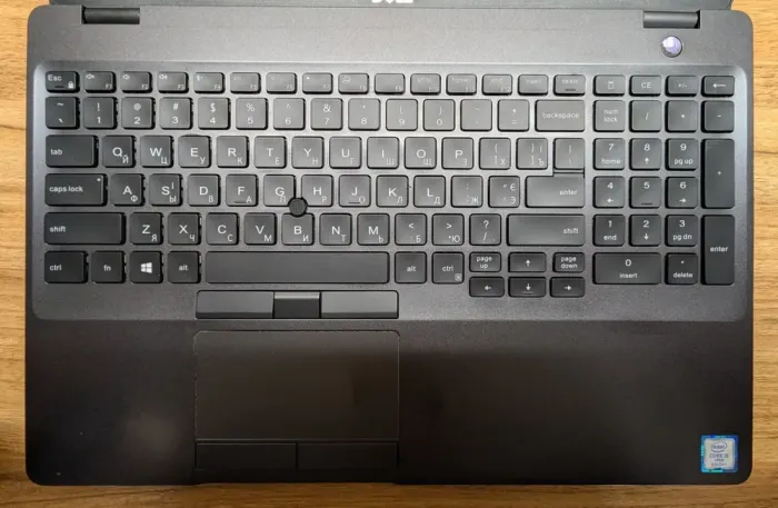 Ультрабук Б-клас Dell Latitude 5500 / 15.6" (1920x1080) IPS / Intel Core i5-8365U (4 (8) ядра по 1.6 - 4.1 GHz) / 16 GB DDR4 / 512 GB SSD / Intel UHD Graphics 620 / WebCam / Windows 10 б/в - зображення 3