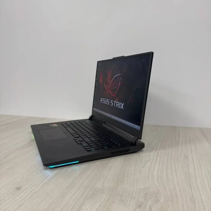 Ігровий ноутбук Б-класу Asus ROG Strix G17 G713PI / 17.3" (2560x1440) IPS / AMD Ryzen 9 7945HX (16 (32) ядер по 2,5 - 5,4 ГГц) / 32 ГБ DDR5 / 1000 ГБ SSD NVMe / nVidia GeForce RTX 4070, 8 ГБ GDDR6, 128-біт б/в - зображення 5