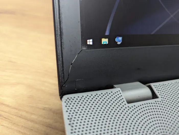 Ноутбук Б-клас Asus N76V / 17.3" (1920x1080) TN / Intel Core i7-3610QM (4 (8) ядра по 2.3 - 3.3 GHz) / 12 GB DDR3 / 128 GB SSD + 750 GB HDD / nVidia GeForce GT 630M, 1 GB GDDR5, 128-bit / WebCam / DVD-ROM б/в - зображення 3