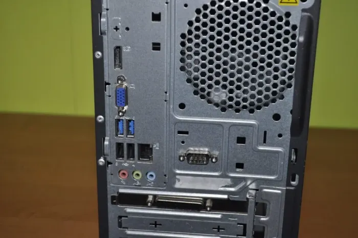 Комп'ютер Lenovo ThinkCentre E73 Tower / Intel Core i5-4570 (2 (4) ядра по 3.2 - 3.6 GHz) / 16 GB DDR3 / 240 GB SSD / Intel HD Graphics 4600 / DVD-ROM б/в - зображення 4