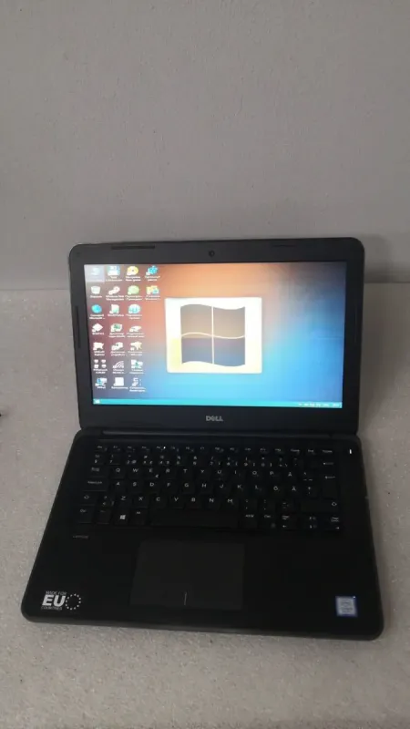 Ультрабук Dell Latitude 3380 / 13.3" (1366x768) TN / Intel Core i5-7200U (2 (4) ядра по 2.5 - 3.1 GHz) / 8 GB DDR4 / 500 GB HDD /HD Graphics 620 / WebCam / Win 10 Pro б/в - зображення 2