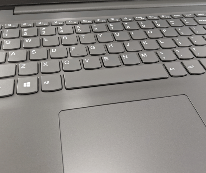 Ноутбук Lenovo V15-ADA / 15.6" (1920x1080) TN / AMD Athlon Gold 3150U (2 (4) ядра по 2.4 - 3.3 GHz) / 8 GB DDR4 / 240 GB SSD / AMD Radeon Graphics / WebCam б/в - зображення 4