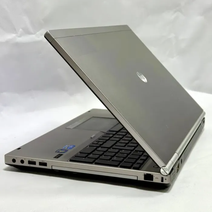 Ноутбук Б-клас HP EliteBook 8560p / 15.6" (1600x900) TN / Intel Core i5-2520M (2 (4) ядра по 2.5 - 3.2 GHz) / 8 GB DDR3 / 240 GB SSD / Intel HD Graphics 3000 / WebCam / DVD-ROM б/в - зображення 6