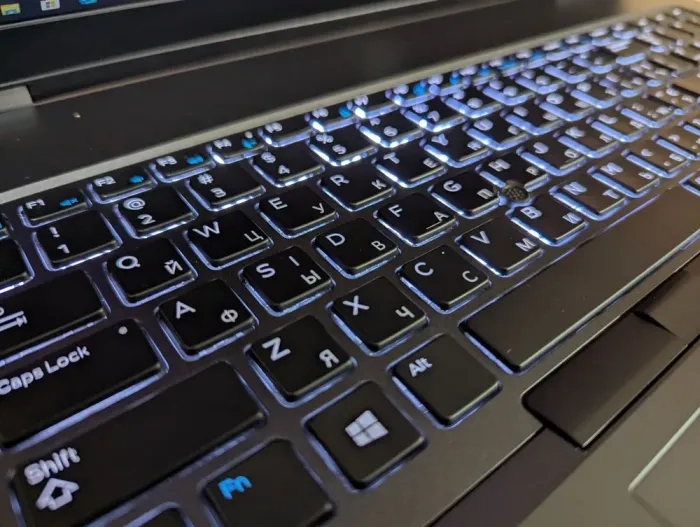 Мобільна робоча станція Dell Precision 7740 / 17,3" (1920x1080) IPS / Intel Core i7-9750H (6 (12) ядер по 2,6 - 4,5 ГГц) / 128 ГБ DDR4 / 1000 ГБ SSD / nVidia Quadro RTX 4000, 8 ГБ GDDR6, 256-біт / WebCam / Windows 10 б/в - зображення 6