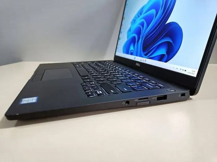 Ультрабук Dell Latitude 7400 / 14" (1920x1080) IPS / Intel Core i7-8665U (4 (8) ядра по 1.9 - 4.8 GHz) / 16 GB DDR4 / 256 GB SSD / Intel UHD Graphics 620 / WebCam / Windows 11 Pro б/в - зображення 6