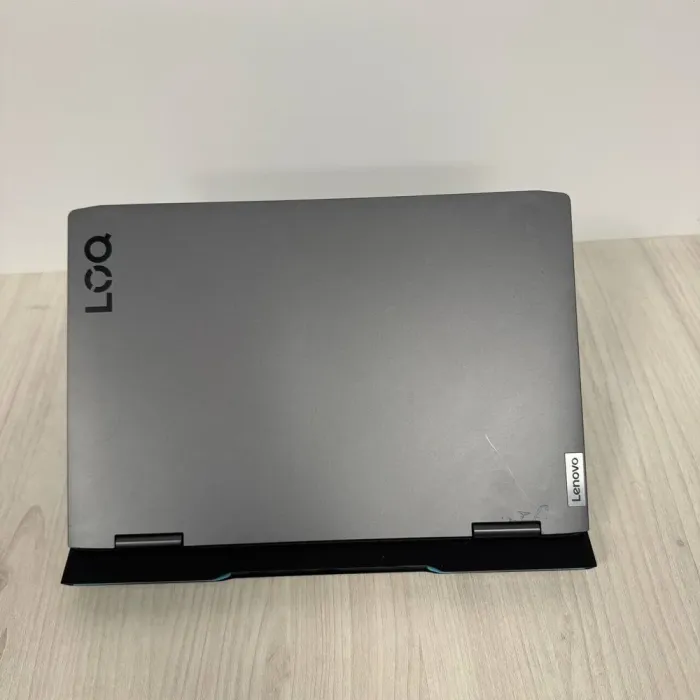 Ігровий ноутбук Б-класу Lenovo LOQ 15APH8 / 15,6" (1920x1080) IPS / AMD Ryzen 7 7840HS (8 (16) ядер по 3,8 - 5,1 ГГц) / 16 ГБ DDR5 / 512 ГБ SSD NVMe / nVidia GeForce RTX 4060, 8 ГБ GDDR6, 128-bit / WebCam б/в - зображення 3