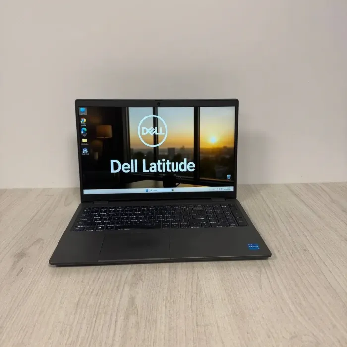 Ультрабук Б-клас Dell Latitude 3540 / 15.6" (1920x1200) IPS / Intel Core i5-1335U (10 (12) ядер по 3.4 - 4.6 GHz) / 16 GB DDR4 / 256 GB SSD M.2 NVMe / Intel Iris Xe Graphics / WebCam б/в - зображення 2