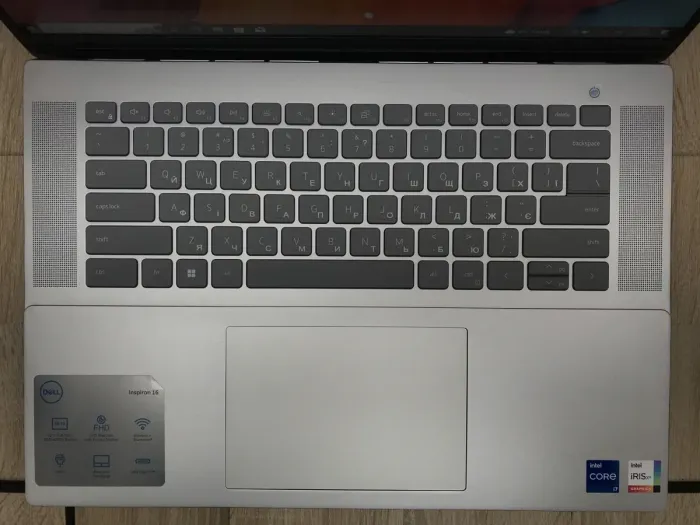 Ноутбук Б-клас Dell Inspiron 16 5620 / 16" (1920x1200) IPS / Intel Core i7-1255U (10 (12) ядер по 1.7 - 4.7 GHz) / 8 GB DDR4 / 240 GB SSD M.2 / Intel Iris Xe Graphics / WebCam / Fingerprint / USB 3.2 / HDMI / Windows 10 б/в - зображення 4