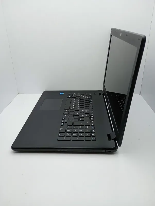 Ноутбук Acer ES1 / 15.6" (1366x768) TN / Intel Pentium N3530 (4 ядра по 2.16 - 2.58 GHz) / 4 GB DDR3 / 320 GB HDD / Intel HD Graphics / WebCam б/в - зображення 4