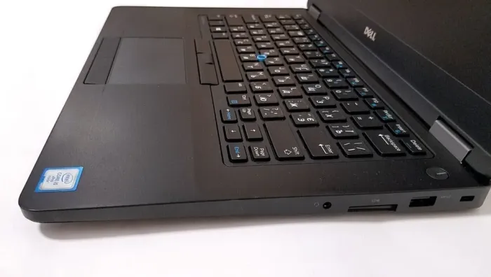 Ультрабук Б-клас Dell Latitude E5470 / 14" (1920x1080) TN / Intel Core i5-6440HQ (4 ядра по 2.6 - 3.5 GHz) / 32 GB DDR4 / 512 GB SSD M.2 / Intel HD Graphics 530 / WebCam / Win 10 Pro б/в - зображення 4