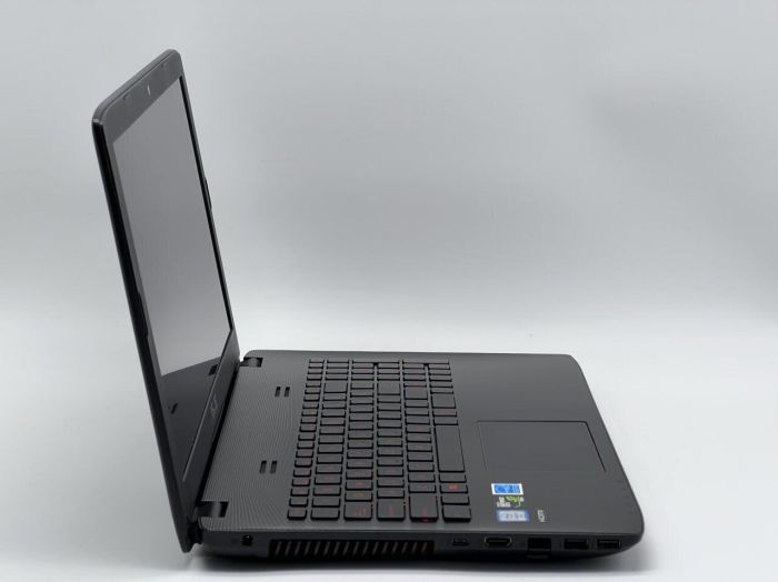 Ігровий ноутбук Б-клас Asus ROG RG52VW-RS71 / 15.6" (1920x1080) TN / Intel Core i7-6700HQ (4 (8) ядра по 2.6 - 3.5 GHz) / 16 GB DDR4 / 240 GB SSD / nVidia GeForce GTX 960M, 2 GB GDDR5, 128-bit / WebCam б/в - зображення 3