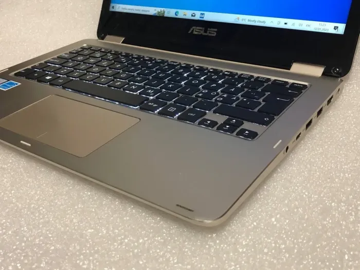 Ультрабук-трансформер Б-клас Asus VivoBook / 13.3'' IPS Touch / Core i5-6200U (2(4) ядра по 2.3-2.8 GHz) / 8GB DDR3 / 240GB SSD / HD Graphics 520 / WebCam / HDMI б/в - зображення 3