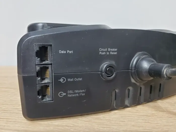 ДБЖ APC Back-UPS ES 550VA (BE550G-RS) / 230 V / 550 V·А / 330W / 8 виходів / RJ-11, RJ-45 / Без АКБ б/в - зображення 4