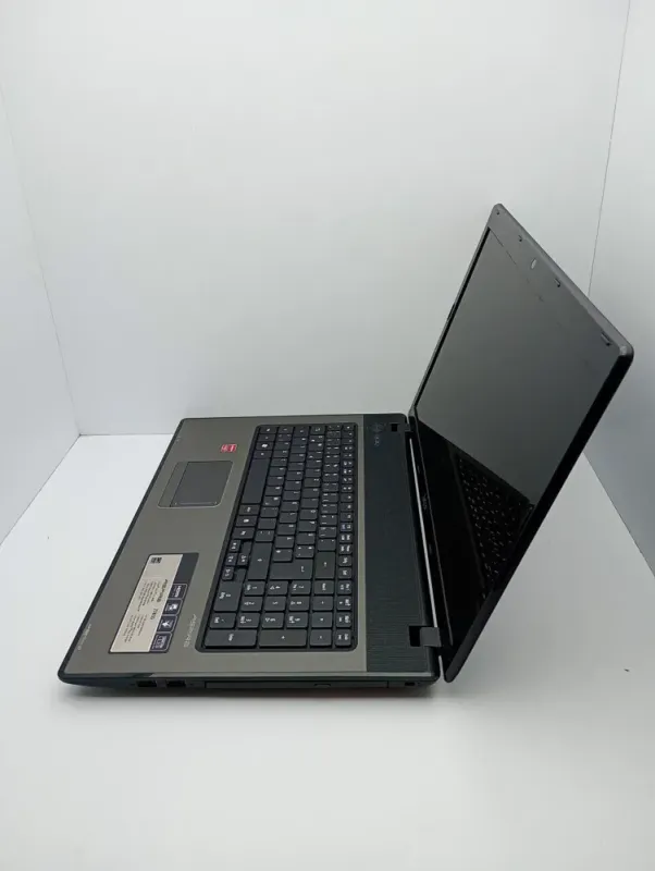 Ноутбук Acer Aspire 7741G / 17.3" (1600x900) TN / Intel Core i3-380M (2 (4) ядра по 2.53 GHz) / 6 GB DDR3 / 500 GB HDD / AMD Radeon HD 6550M, 1 GB GDDR3, 64-bit / WebCam / HDMI б/в - зображення 6