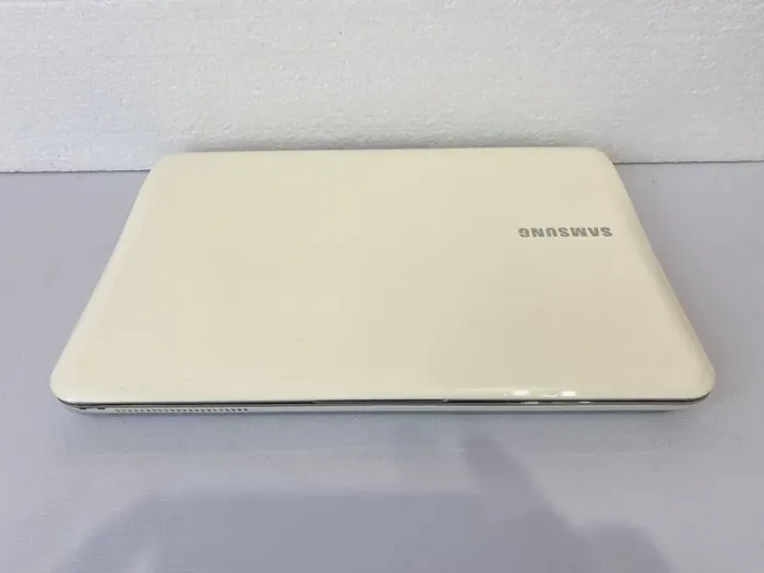 Ноутбук Samsung NP-SF311 / 13.3" (1366x768) TN / Intel Core i3-2310M (2 (4) ядра по 2.1 GHz) / 8 GB DDR3 / 128 GB SSD / Intel HD Graphics 3000 / WebCam б/в - зображення 7