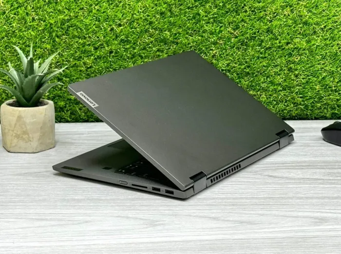 Ультрабук-трансформер Lenovo IdeaPad Flex 5 14ARE05 / 14" (1920x1080) IPS Touch / AMD Ryzen 5 4500U (6 ядер по 2.3 - 4.0 GHz) / 8 GB DDR4 / 256 GB SSD M.2 / AMD Radeon Vega Graphics / WebCam / Win 11 Home б/в - зображення 5