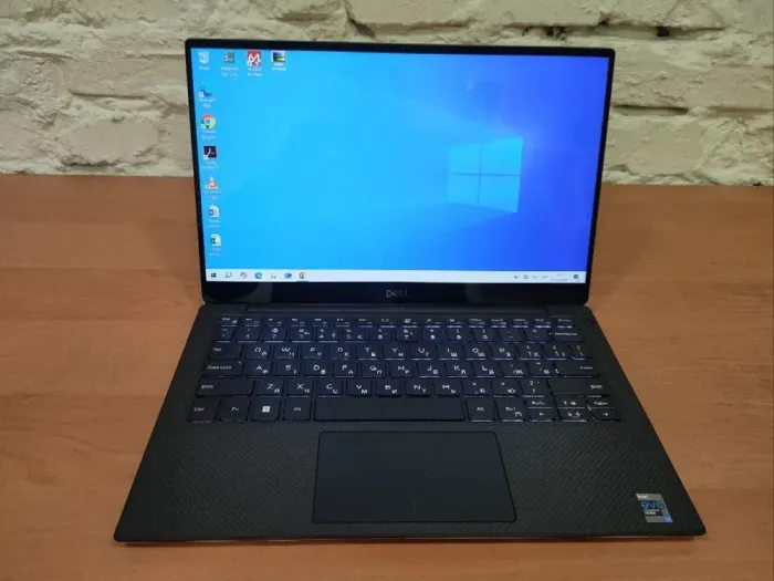 Ультрабук Dell XPS 13 9305 / 13.3" (1920x1080) IPS Touch / Intel Core i5-1135G7 (4 (8) ядра по 2.4 - 4.2 GHz) / 8 GB DDR4 / 480 GB SSD / Intel Iris Xe Graphics / WebCam б/в - зображення 2