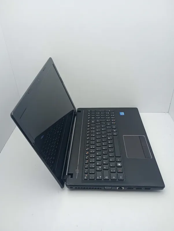 Ноутбук Lenovo G580 / 15.6" (1366x768) TN / Intel Core i3-3110M (2 (4) ядра по 2.4 GHz) / 8 GB DDR3 / 320 GB HDD / Intel HD Graphics 4000 / WebCam б/в - зображення 5