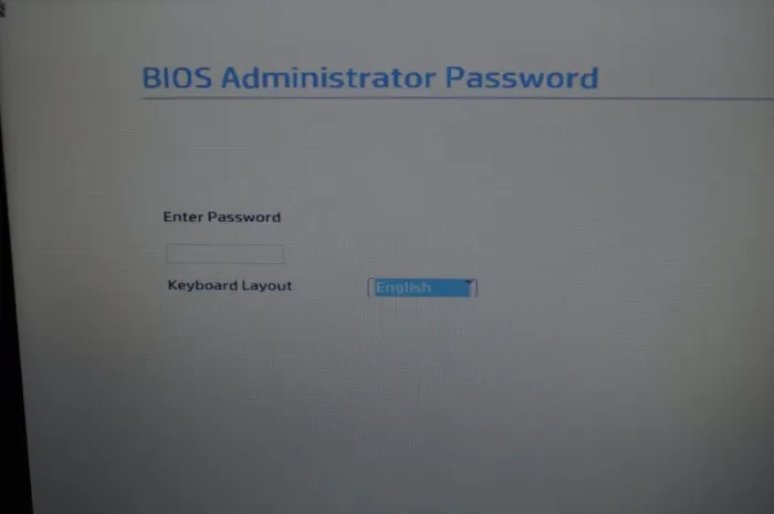 Нетбук Б-клас HP EliteBook 725 G4 / 12.5" (1366x768) TN / AMD Pro A10-8730B (4 ядра по 2.4 - 3.3 GHz) / 8 GB DDR4 / 256 GB SSD / AMD Radeon R5 Graphics / WebCam / Windows 10 Pro б/в - зображення 4