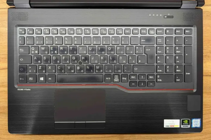 Мобільна робоча станція Б-клас Fujitsu Celsius H780 / 15.6" (1920x1080) IPS / Intel Core i7-8750H (6 (12) ядер по 2.2 - 4.1 GHz) / 32 GB DDR4 / 512 GB SSD / nVidia Quadro P600, 4 GB GDDR5, 128-bit / WebCam / 4G / HDMI / Windows 10 б/в - зображення 3