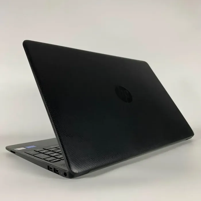 Ультрабук Б-клас HP Laptop 15t-dw400 / 15.6" (1920x1080) IPS / Intel Core i5-1235U (10 (12) ядер по 3.3 - 4.4 GHz) / 16 GB DDR4 / 256 GB SSD / Intel Iris Xe Graphics / WebCam / HDMI б/в - зображення 6