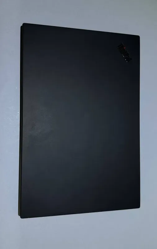 Мобільна робоча станція Lenovo ThinkPad P1 Gen3 / 15.6" (1920x1200) IPS / Intel Core i9-10885H (8 (16) ядер по 2.4 - 5.3 GHz) / 32 GB DDR4 / 256 GB SSD + 256 GB SSD / nVidia Quadro T2000, 4 GB GDDR5, 128-bit / WebCam б/в - зображення 4