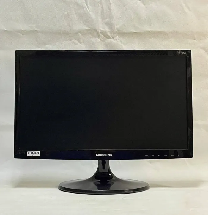 Монітор Samsung S22C300B / 22" (1920x1080) TN / VGA б/в - зображення 2