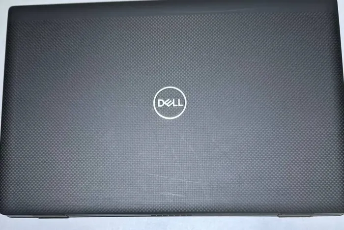 Ультрабук Б-клас Dell Latitude 7520 / 15.6" (1920x1080) IPS / Intel Core i5-1145G7 (4 (8) ядра по 2.6 - 4.4 GHz) / 16 GB DDR4 / 256 GB SSD / Intel Iris Xe Graphics / WebCam / Win 11 Pro б/в - зображення 3