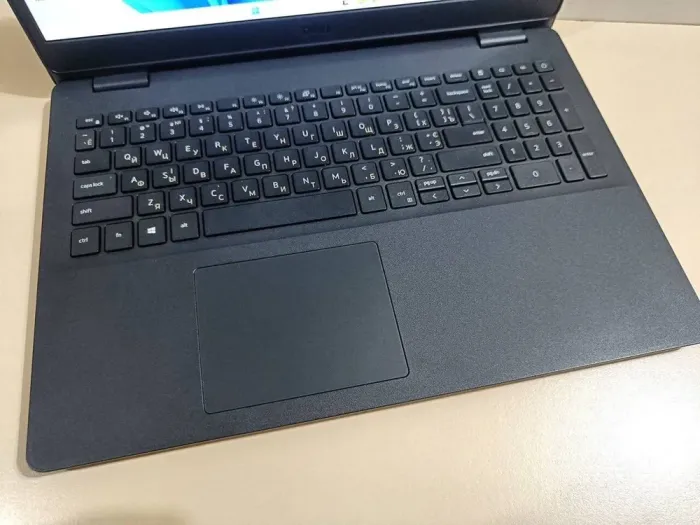 Ноутбук Dell Inspiron 3501 / 15.6" (1920x1080) IPS / Intel Core i5-1035G1 (4 (8) ядра 1.0 - 3.6 GHz) / 12 GB DDR4 / 256 GB SSD / Intel UHD Graphics / WebCam / Windows 11 Pro б/в - зображення 3