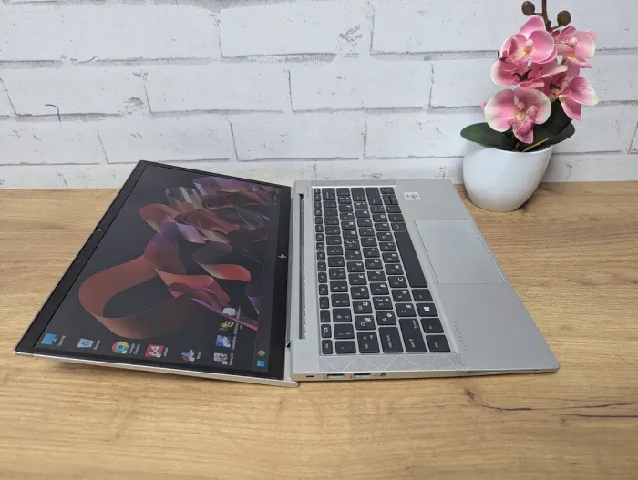 Ультрабук Б-клас HP EliteBook 830 G7 / 13.3" (1920x1080) IPS / Intel Core i5-10310U (4 (8) ядра по 1.7 - 4.4 GHz) / 16 GB DDR4 / 256 GB SSD / Intel UHD Graphics / WebCam б/в - зображення 8