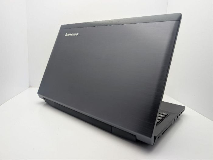 Ноутбук Lenovo IdeaPad V580c / 15,6" (1366x768) TN / Intel Pentium B960 (2 ядра по 2,2 ГГц) / 8 ГБ DDR3 / 500 ГБ HDD / nVidia GeForce 610, 1 ГБ GDDR3, 64-біт / WebCam / DVD-ROM / АКБ не тримає б/в - зображення 8