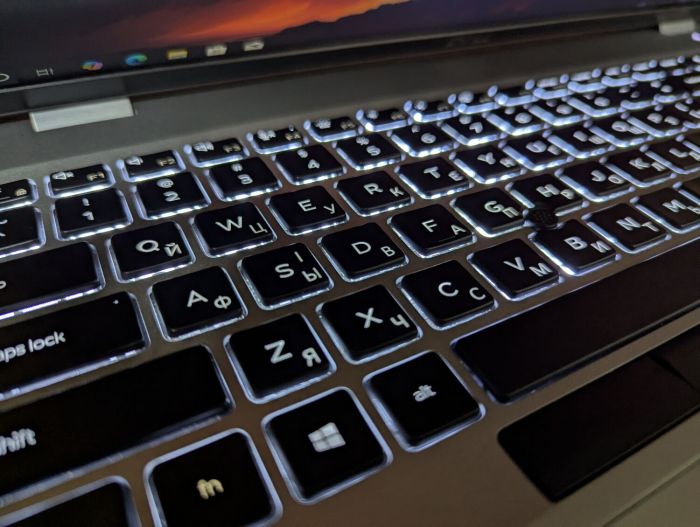 Мобільна робоча станція Dell Precision 3551 / 15,6" (1920x1080) IPS / Intel Core i9-10885H (8 (16) ядер по 2,4 - 5,3 ГГц) / 32 ГБ DDR4 / 1000 ГБ SSD / nVidia Quadro P620, 4 ГБ GDDR5, 128-біт / WebCam / Windows 10 б/в - изображение 6