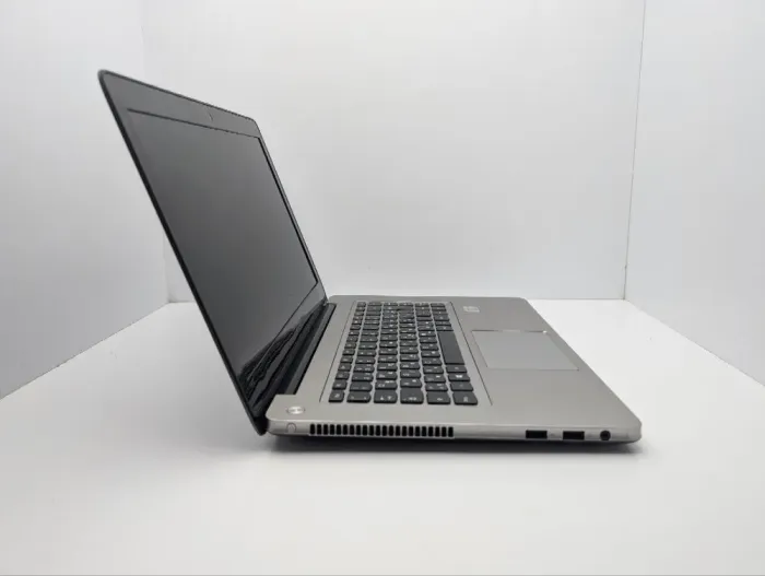 Ноутбук Lenovo IdeaPad U410 / 14" (1366x768) TN / Intel Core i5-3317U (2 (4) ядра по 1.7 - 2.6 GHz) / 8 GB DDR3 / 240 GB SSD / nVidia GeForce GT 610M, 1 GB DDR3, 64-bit / WebCam б/в - зображення 3