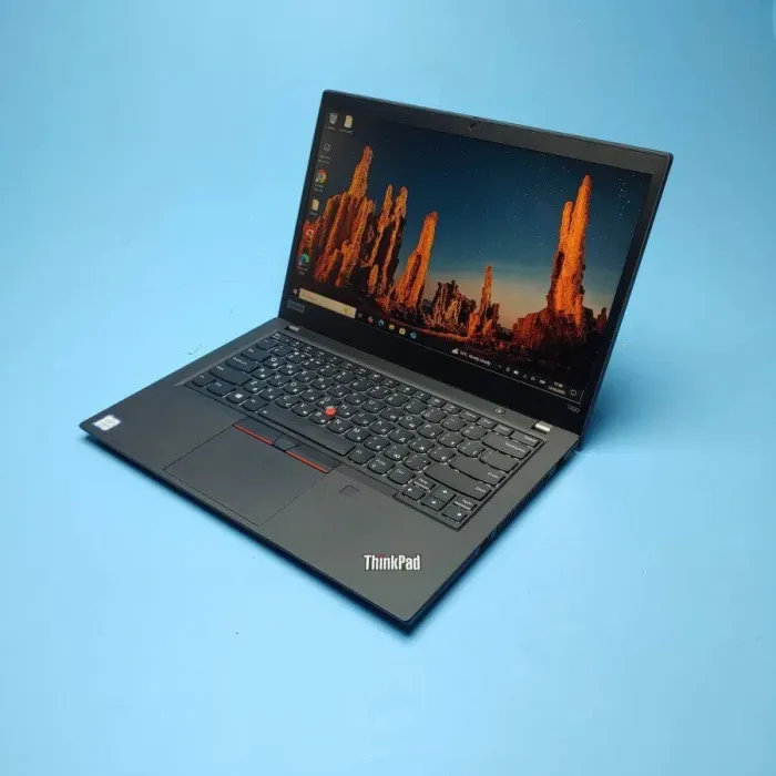 Ультрабук Lenovo ThinkPad T490 / 14" (1920x1080) IPS Touch / Intel Core i5-8250U (4 (8) ядра по 1.6 - 3.9 GHz) / 16 GB DDR4 / 512 GB SSD / Intel UHD Graphics 620 / WebCam / Win 10 Pro б/в - зображення 2