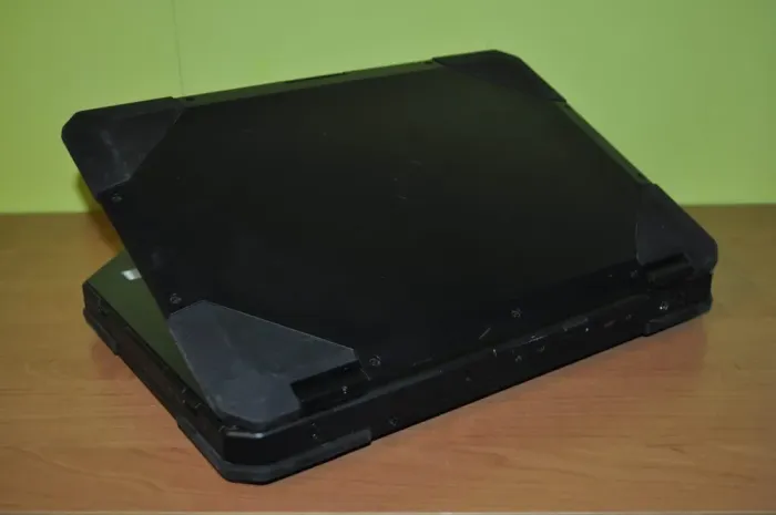 Захищений ноутбук Dell Latitude 5414 Rugged / 14" (1366x768) TN / Intel Core i5-6300U (2 (4) ядра по 2.4 - 3.0 GHz) / 16 GB DDR4 / 1000 GB SSD / Intel HD Graphics 520 / WebCam / Wi-Fi / Bluetooth / Windows 11 Pro б/в - зображення 18