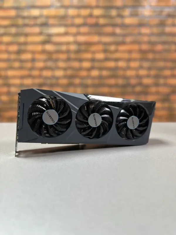 Дискретна відеокарта Gigabyte GeForce RTX 3080 Ti Eagle OC, 8 GB GDDR6X, 256-bit / 2x HDMI, 2x DisplayPort / (GV-N307TEAGLE-8GD) б/в - зображення 2