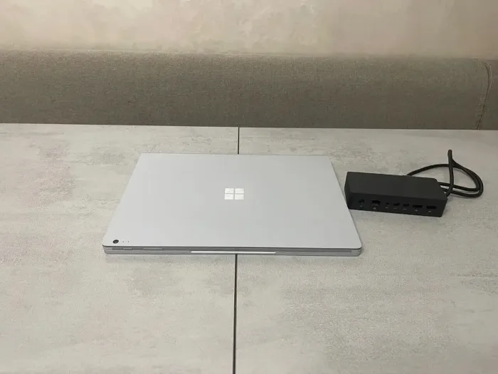 Ультрабук-трансформер Microsoft Surface Book 2 / 13.5" (3000x2000) IPS Touch / Intel Core i5-8350U (4 (8) ядра по 1.7 - 3.6 GHz) / 8 GB DDR3 / 256 GB SSD M.2 / Intel UHD Graphics 620 / WebCam / Два АКБ + Док-станція Microsoft Surface Dock 1661 б/в - зображення 8