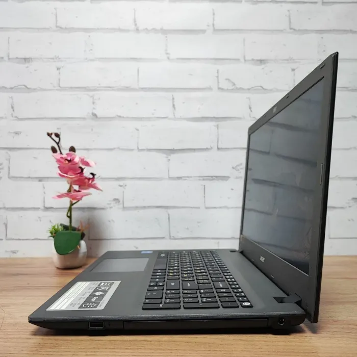 Ноутбук Б-клас Acer Aspire E5-573 / 15.6" (1920x1080) TN / Intel Core i5-4210U (2 (4) ядра по 1.7 - 2.7 GHz) / 8 GB DDR3 / 128 GB SSD / Intel HD Graphics 4400 / WebCam / VGA б/в - зображення 6