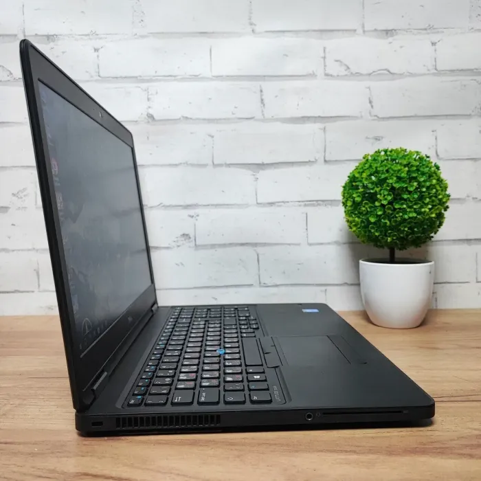 Ноутбук Б-клас Dell Latitude E5550 / 15.6" (1366x768) TN / Intel Core i5-5300U (2 (4) ядра по 2.3 - 2.9 GHz) / 8 GB DDR3 / 128 GB SSD / Intel HD Graphics 5500 / WebCam б/в - зображення 8