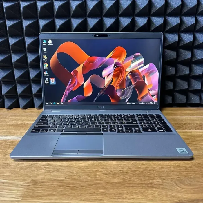 Ультрабук Б-клас Dell Latitude 5510 / 15.6" (1920x1080) IPS / Intel Core i5-10210U (4 (8) ядра по 1.6 - 4.2 GHz) / 16 GB DDR4 / 256 GB SSD / Intel UHD Graphics / WebCam б/в - зображення 2