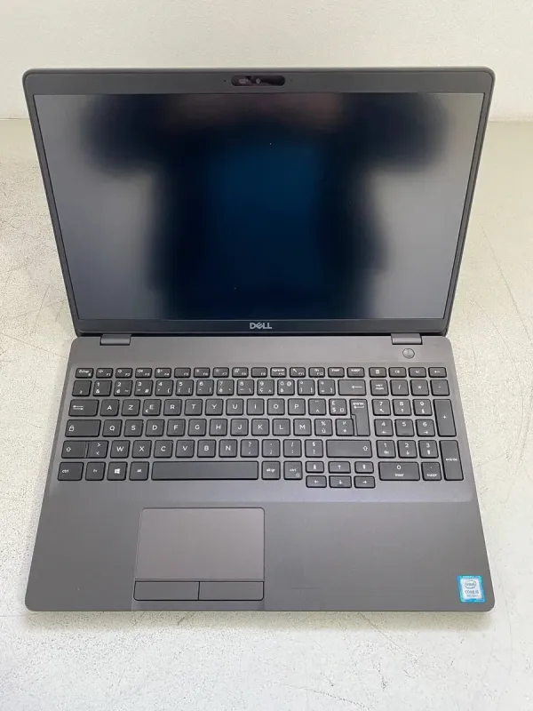 Мобільна робоча станція Dell Precision 3540 / 15,6" (1920x1080) IPS / Intel Core i5-8365U (4 (8) ядра по 1,6 - 4,1 ГГц) / 16 ГБ DDR4 / 256 ГБ SSD / Intel UHD Graphics / WebCam б/в - зображення 2