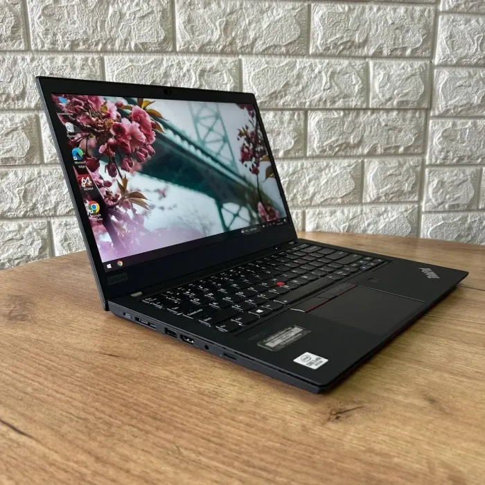 Ультрабук Lenovo ThinkPad T14 / 14" (1920x1080) IPS Touch / Intel Core i5-10310U (4 (8) ядра по 1.7 - 4.4 GHz) / 8 GB DDR4 / 256 GB SSD / Intel UHD Graphics / WebCam б/в - зображення 4