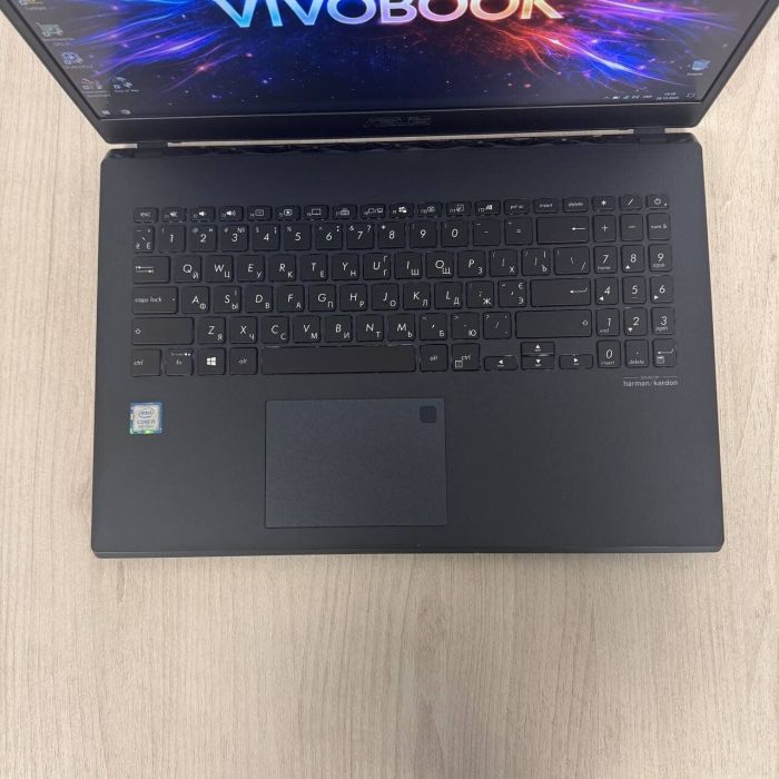 Ігровий ноутбук Б-класу Asus VivoBook X571GT / 15.6" (1920x1080) IPS / Intel Core i5-8300H (4 (8) ядра по 2.3 - 4.0 GHz) / 8 GB DDR4 / 512 GB SSD / nVidia GeForce GTX 1650, 4 GB GDDR5, 128-bit / WebCam б/в - изображение 4