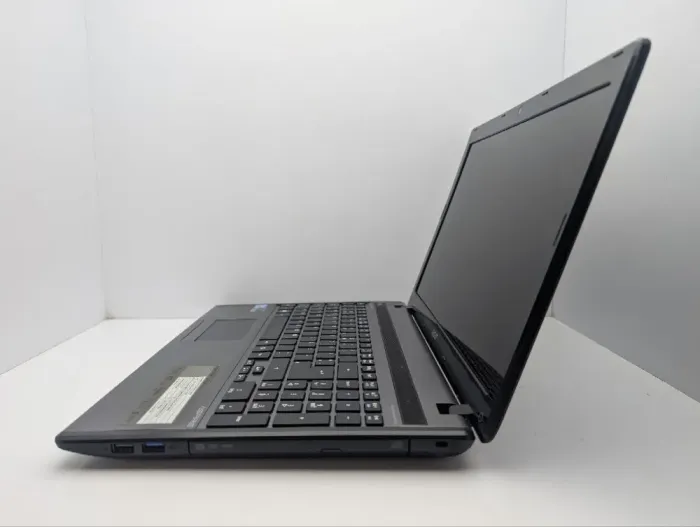 Ноутбук Acer Aspire 5755G / 15.6" (1366x768) TN / Intel Core i5-2450M (2 (4) ядра по 2.5 - 3.1 GHz) / 8 GB DDR3 / 1000 GB HDD / nVidia GeForce GT 630M, 1 GB GDDR5, 128-bit / WebCam / DVD-ROM б/в - зображення 5